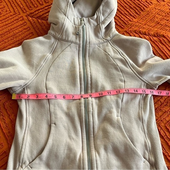 Lululemon Scuba Hoodie *Light Cotton Fleece
Smoky Blush Size 4 Full Zip - Picture 6 of 9